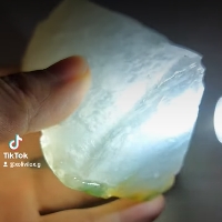 冰飄花 水沫玉 非翡翠 (非賣品) 冰飄花 水沫玉 非翡翠 (非賣品)