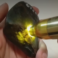 莫灣基 滑皮黃霧高種水 莫灣基 滑皮黃霧高種水